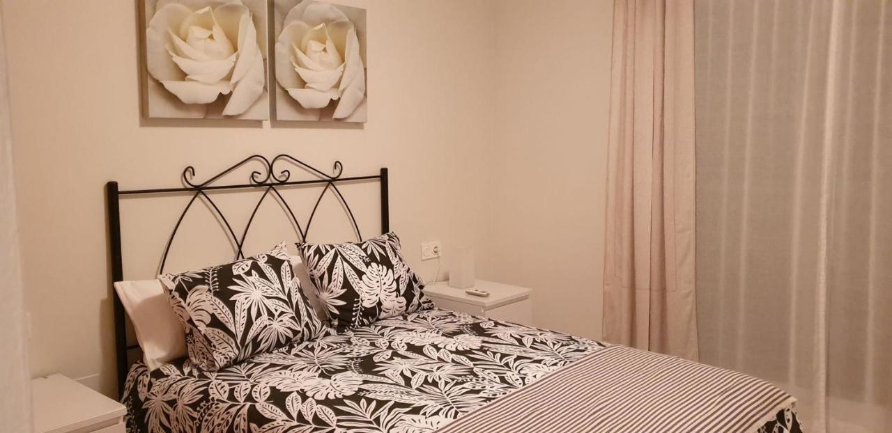 Neptuno 2B Menyber Apartment เนร์คา ภายนอก รูปภาพ